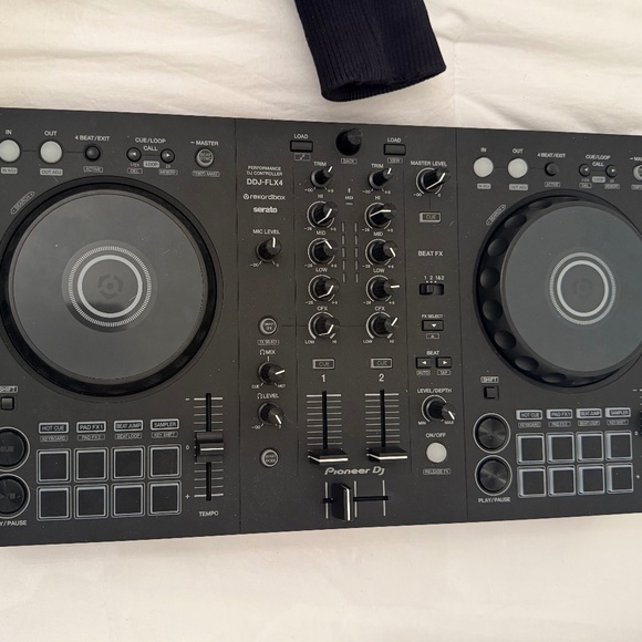 Pioneer DJ DDJ-FLX4 DJ Controller - Picture 1 of 2